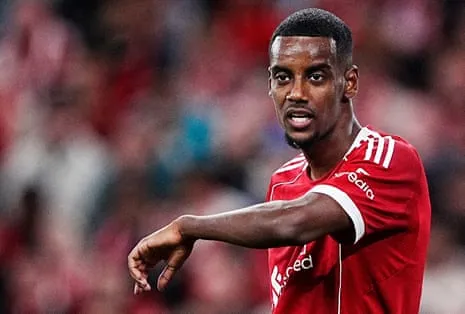 Isak's First Appearance Offers Star Power Despite Noticeable Lack of Match Fitness