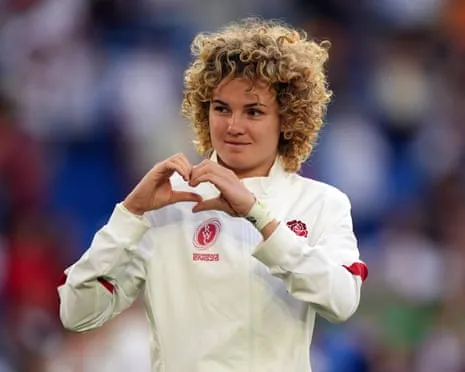 The Red Roses' Ellie Kildunne and Botterman Fit to Take On France in Semi-final