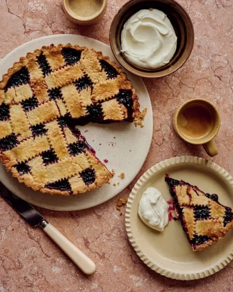 An Irresistible Recipe for Blackberry and Bay Crostata